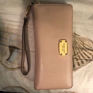 Michael Kors Clutch
